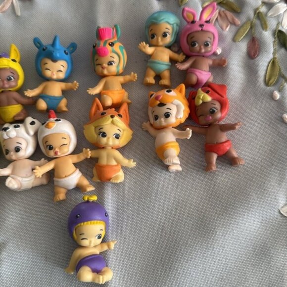 Twozies Baby Figures Lot of 13 Moose‎ Toys - Picture 4 of 4